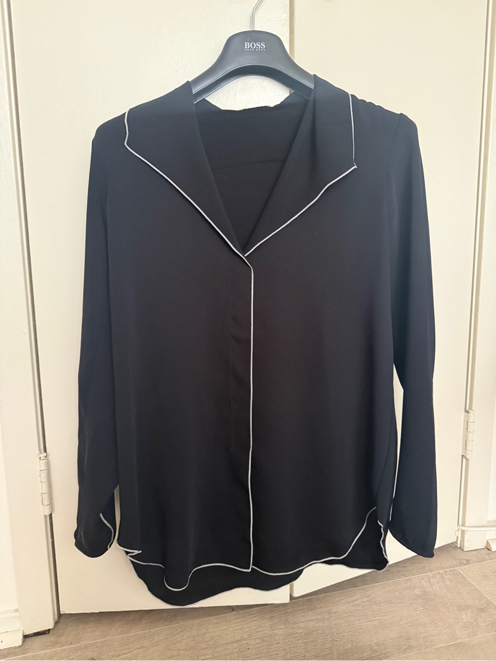 Black Contrast-Piped Long Sleeve Blouse
